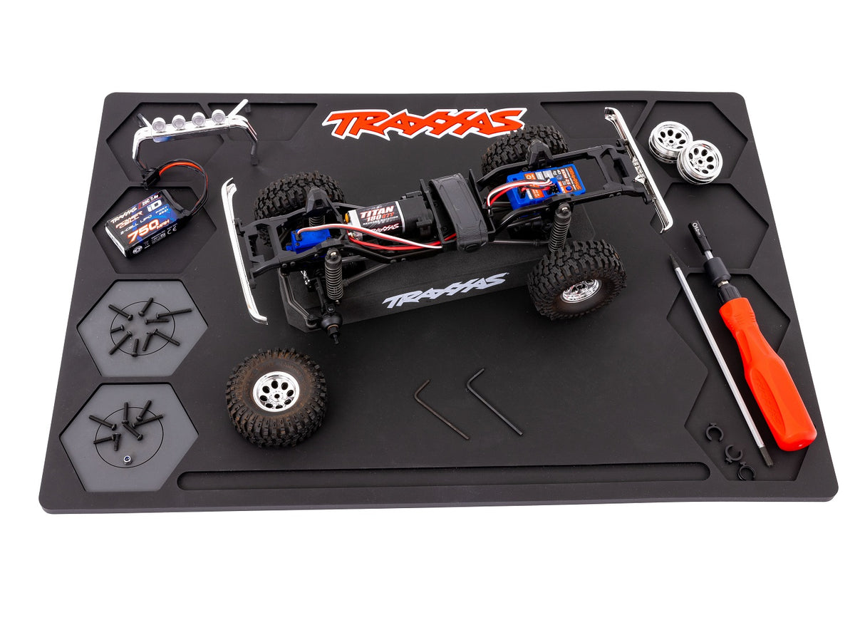 Traxxas Small Rubber Pit Mat (#3424 / 13" X 19")