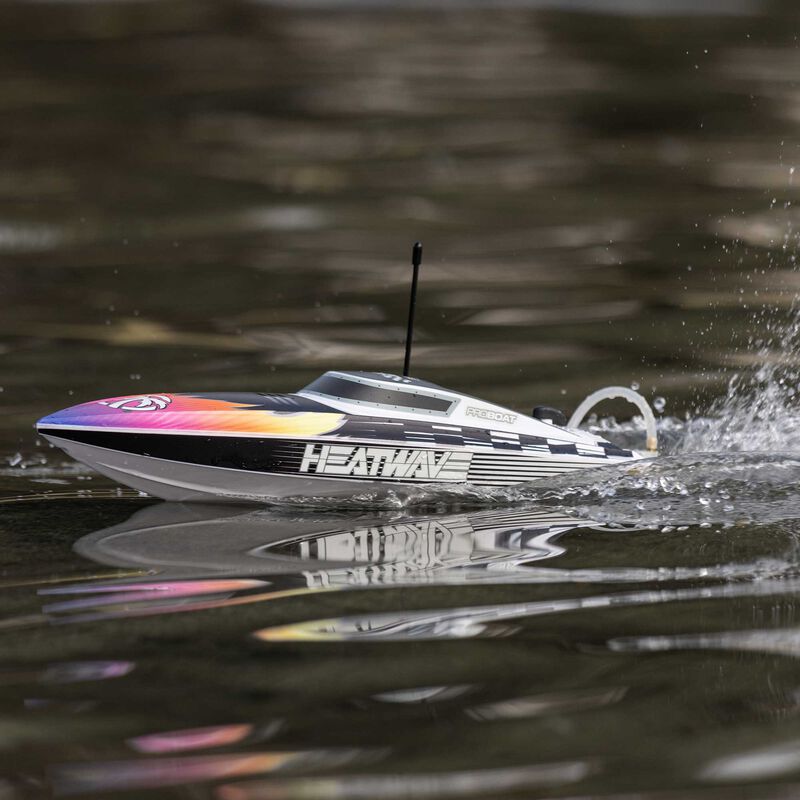 Pro Boat Recoil 2 18" Brushless RC Boat (Self-Righting / Multiple Colors / RTR)
