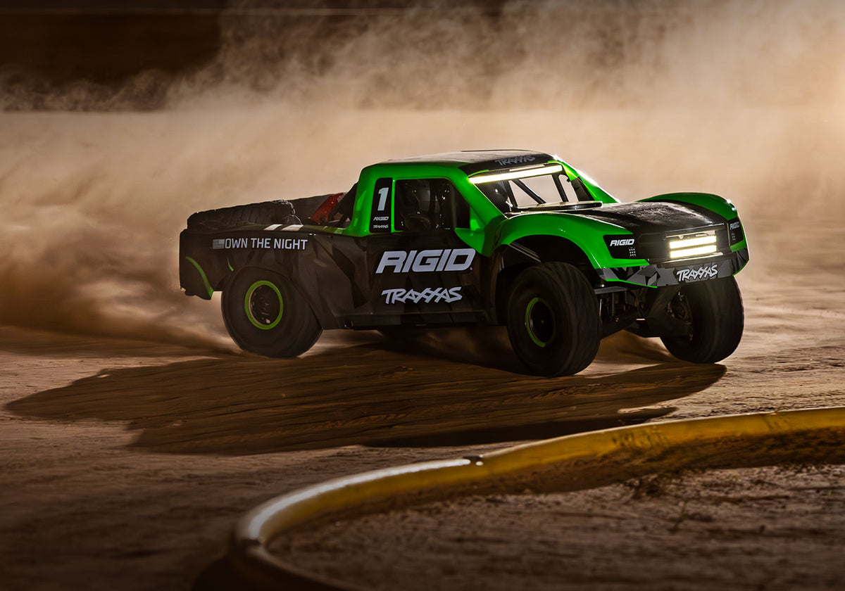 * Traxxas 1/7 Unlimited Desert Racer 6S / 4X4 Short-Course Truck (Brushless / ARR)